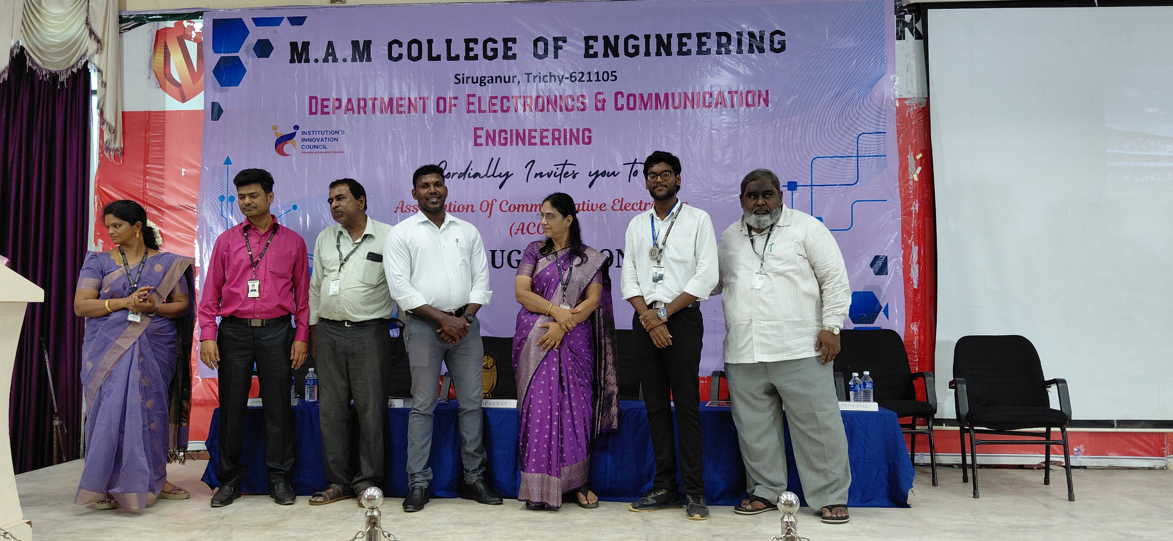 Honouring the Chief Guest